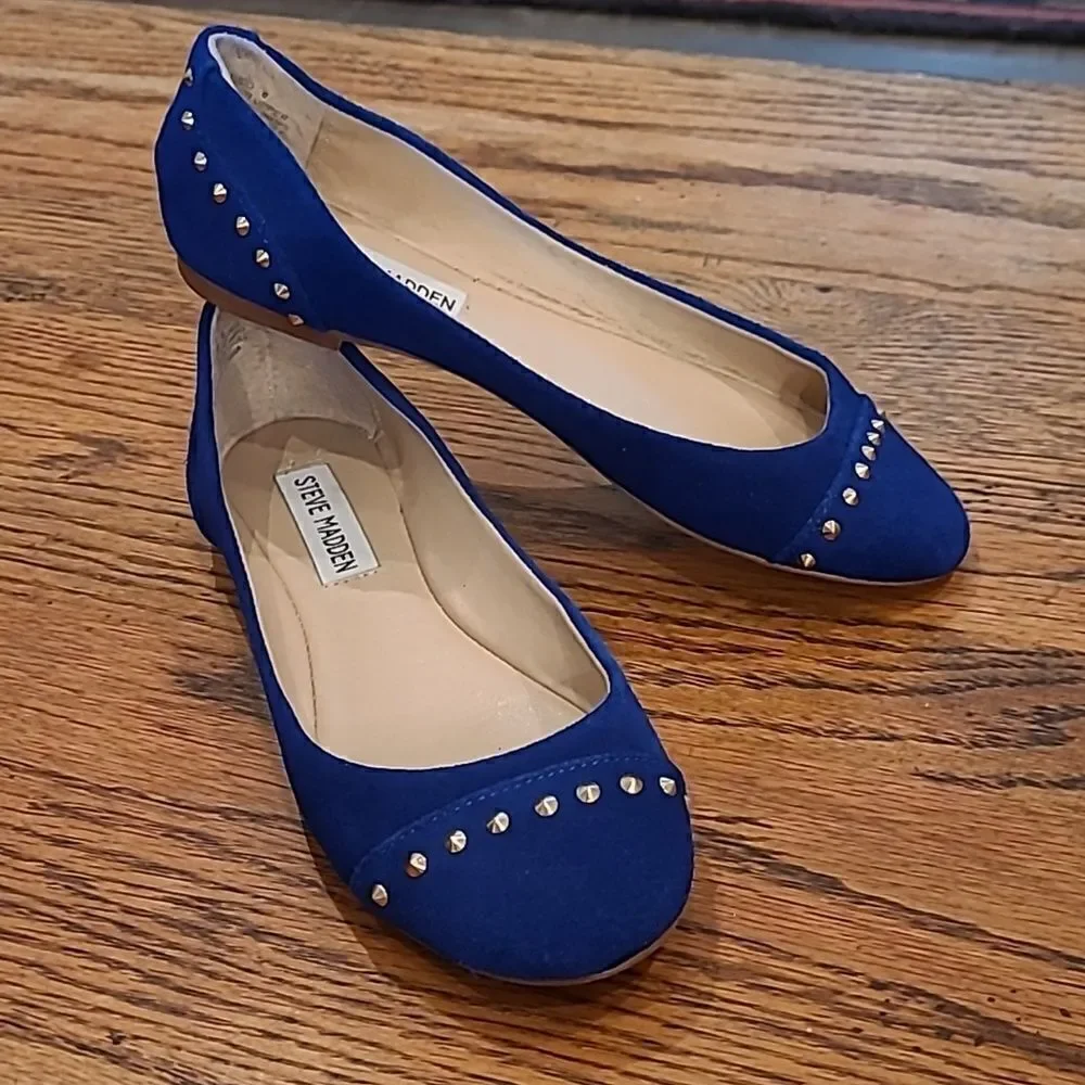 Steve Madden sz 6 ladies flats, slippers, shoes